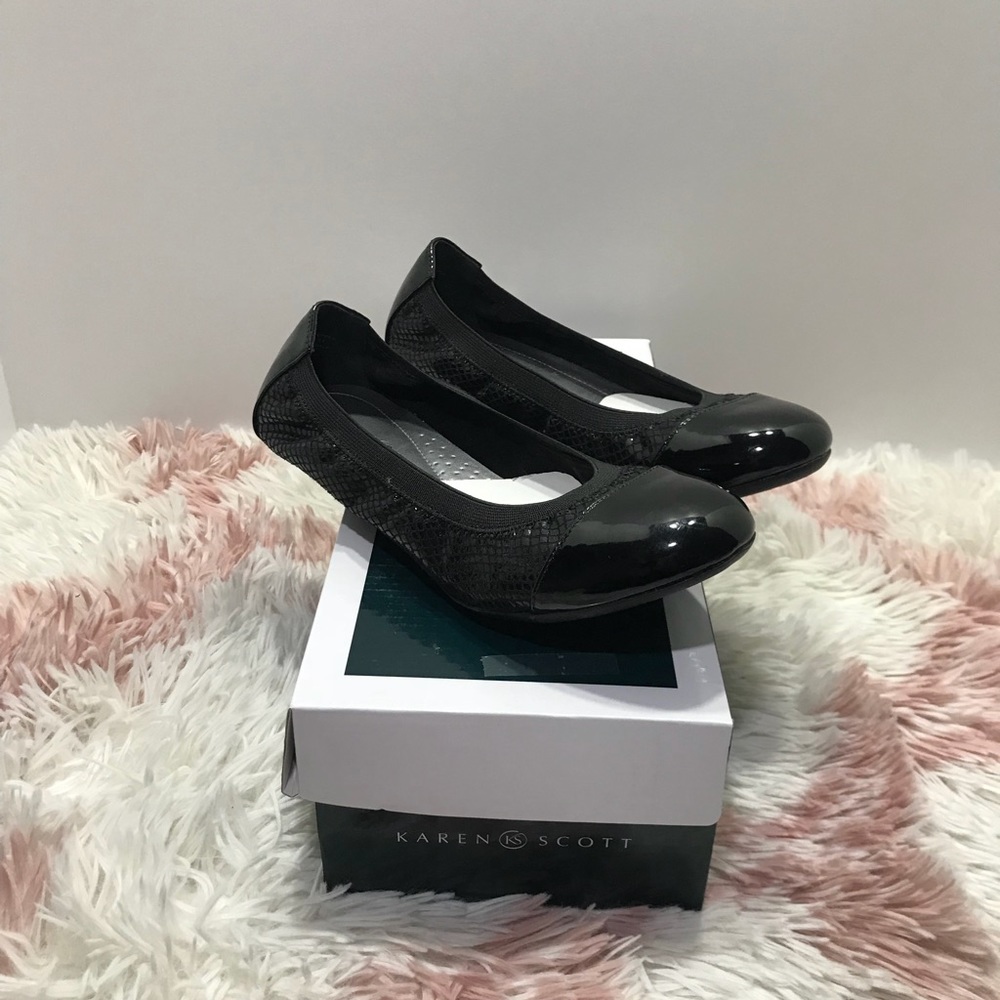 Cute Karen Scott flats